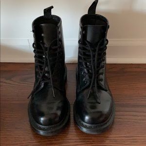Dr. Martens Mono 1460 Leather Boots